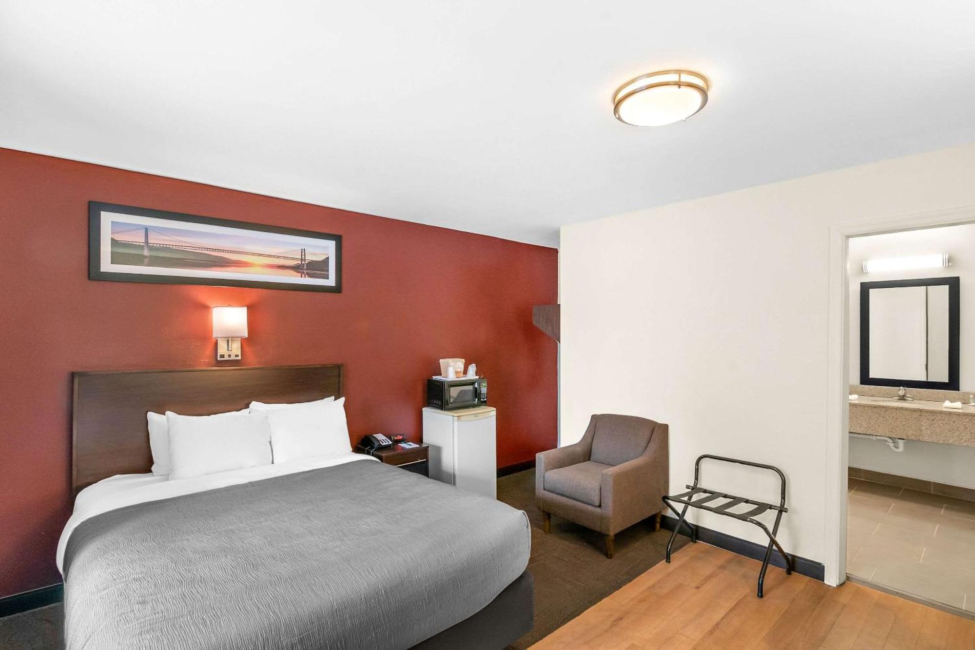 Quality Inn Queensbury Esterno foto